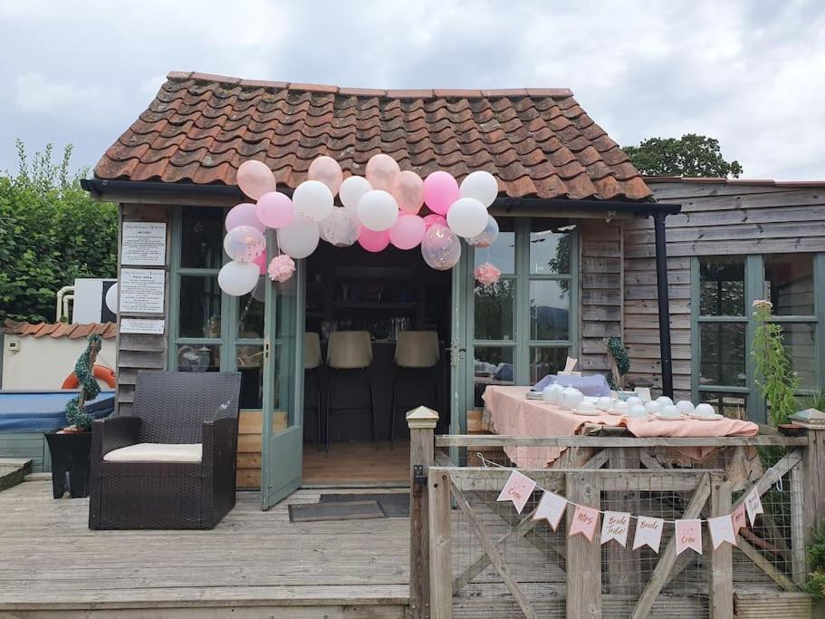 Country House - Pool Jacuzzi - Perfect For Celebrations, Work People Чард Экстерьер фото
