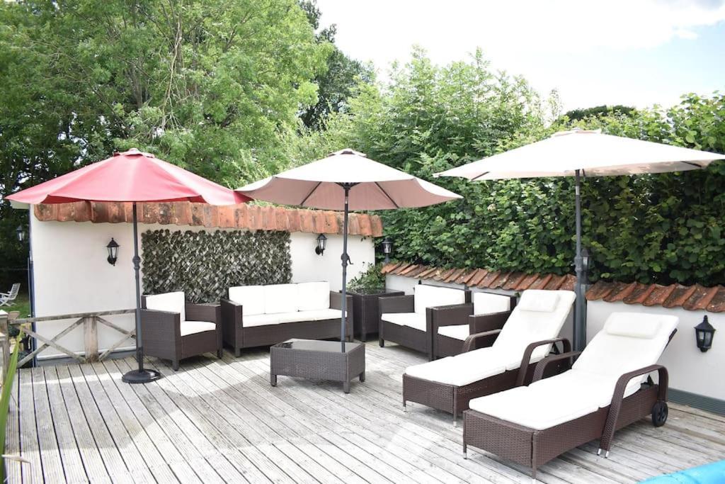 Country House - Pool Jacuzzi - Perfect For Celebrations, Work People Чард Экстерьер фото