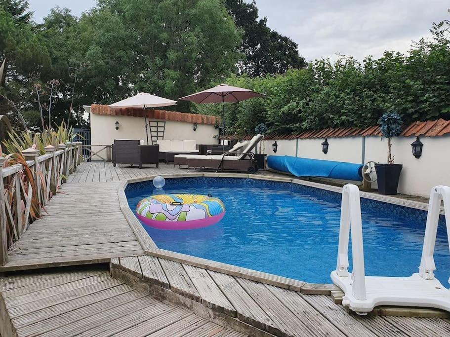 Country House - Pool Jacuzzi - Perfect For Celebrations, Work People Чард Экстерьер фото